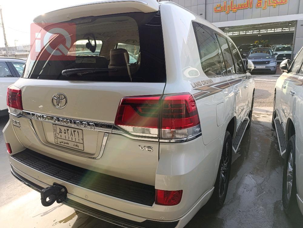 تويوتا لاندكروزر